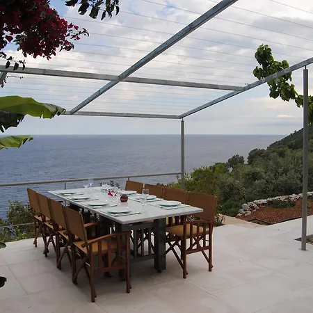 빌라 Leonidionhouses - The Ogra House *