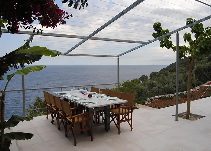 Villa Leonidionhouses - The Ogra House *