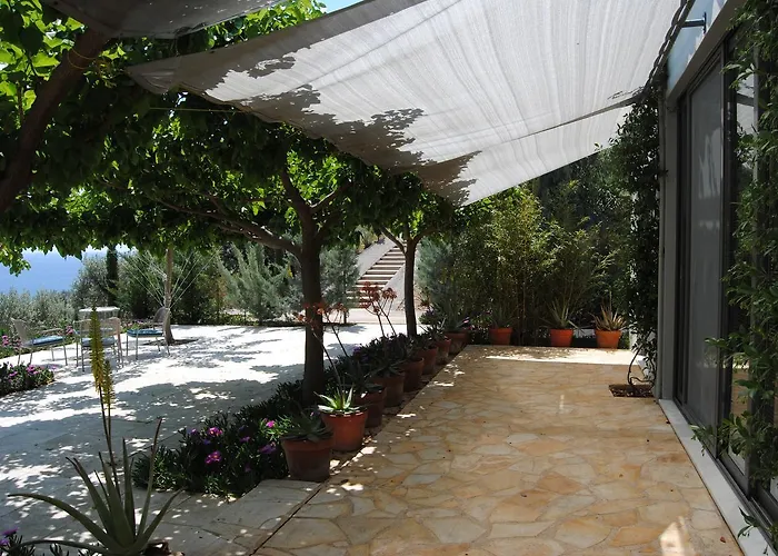 فيلة Leonidionhouses - The Ogra House ليونِذيو